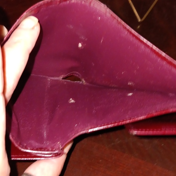 CARTIER EUC BEAUTIFUL SIGNATURE BURGUNDY TRIFOLD WALLET - Picture 10 of 13